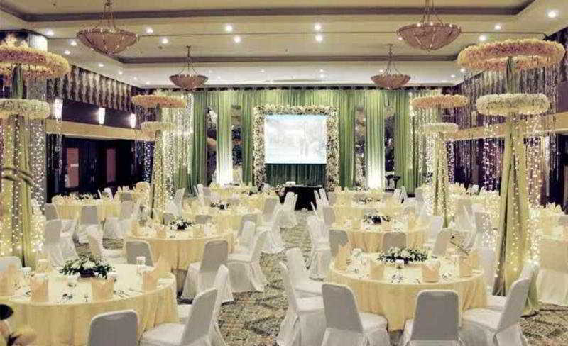 Aston Tropicana Hotel Μπαντούνγκ Εξωτερικό φωτογραφία