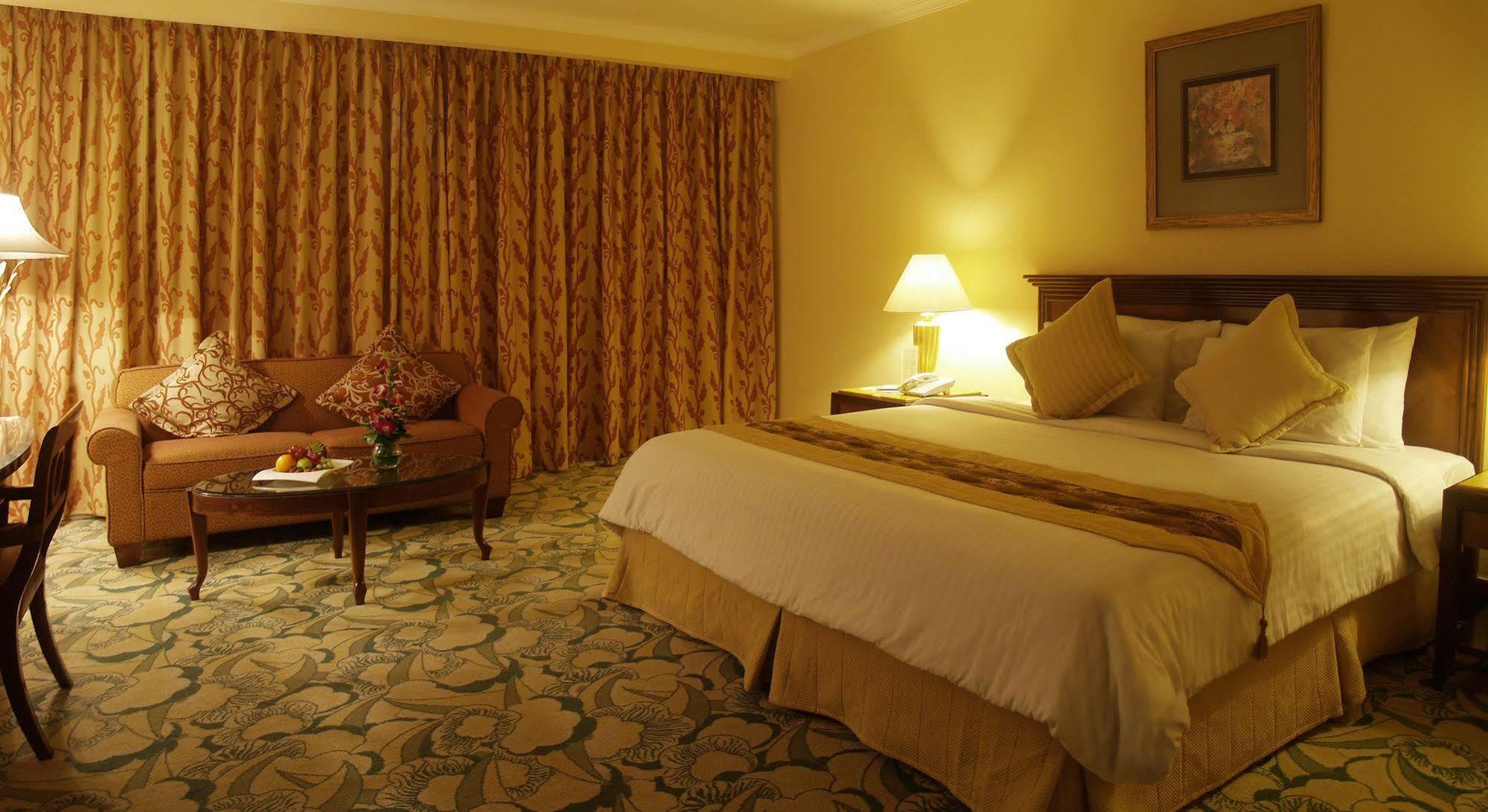 Aston Tropicana Hotel Μπαντούνγκ Εξωτερικό φωτογραφία