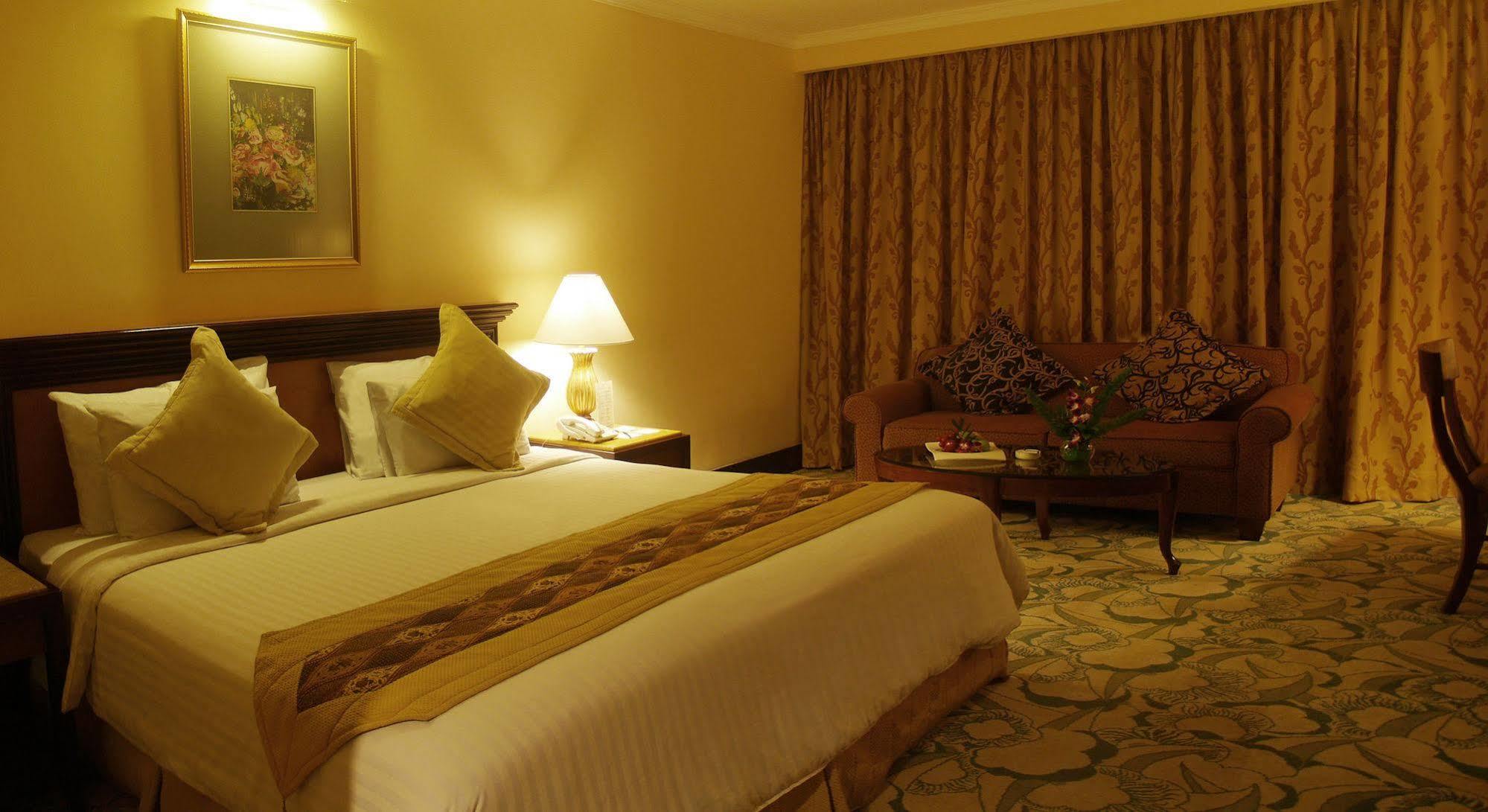 Aston Tropicana Hotel Μπαντούνγκ Εξωτερικό φωτογραφία