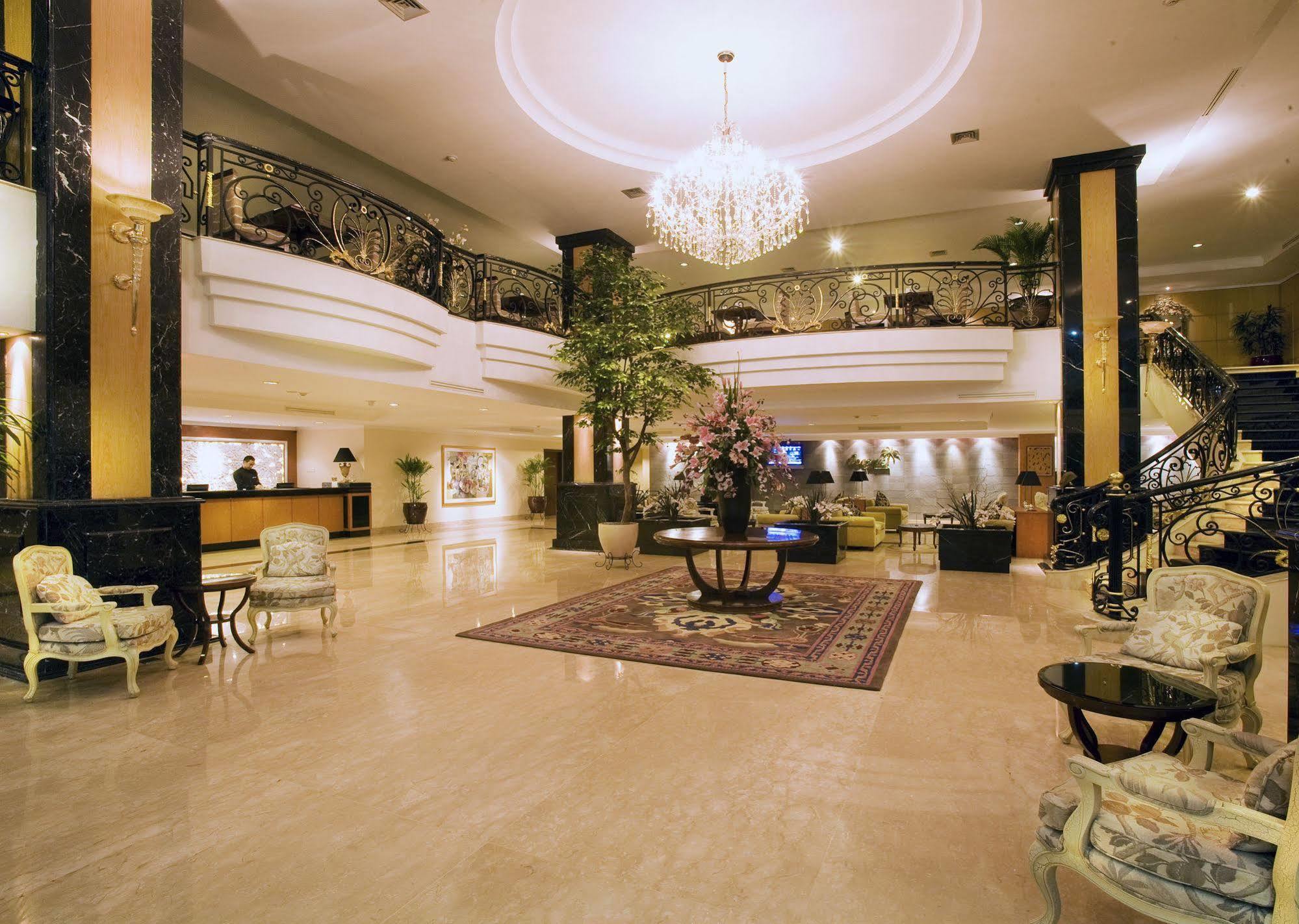 Aston Tropicana Hotel Μπαντούνγκ Εξωτερικό φωτογραφία