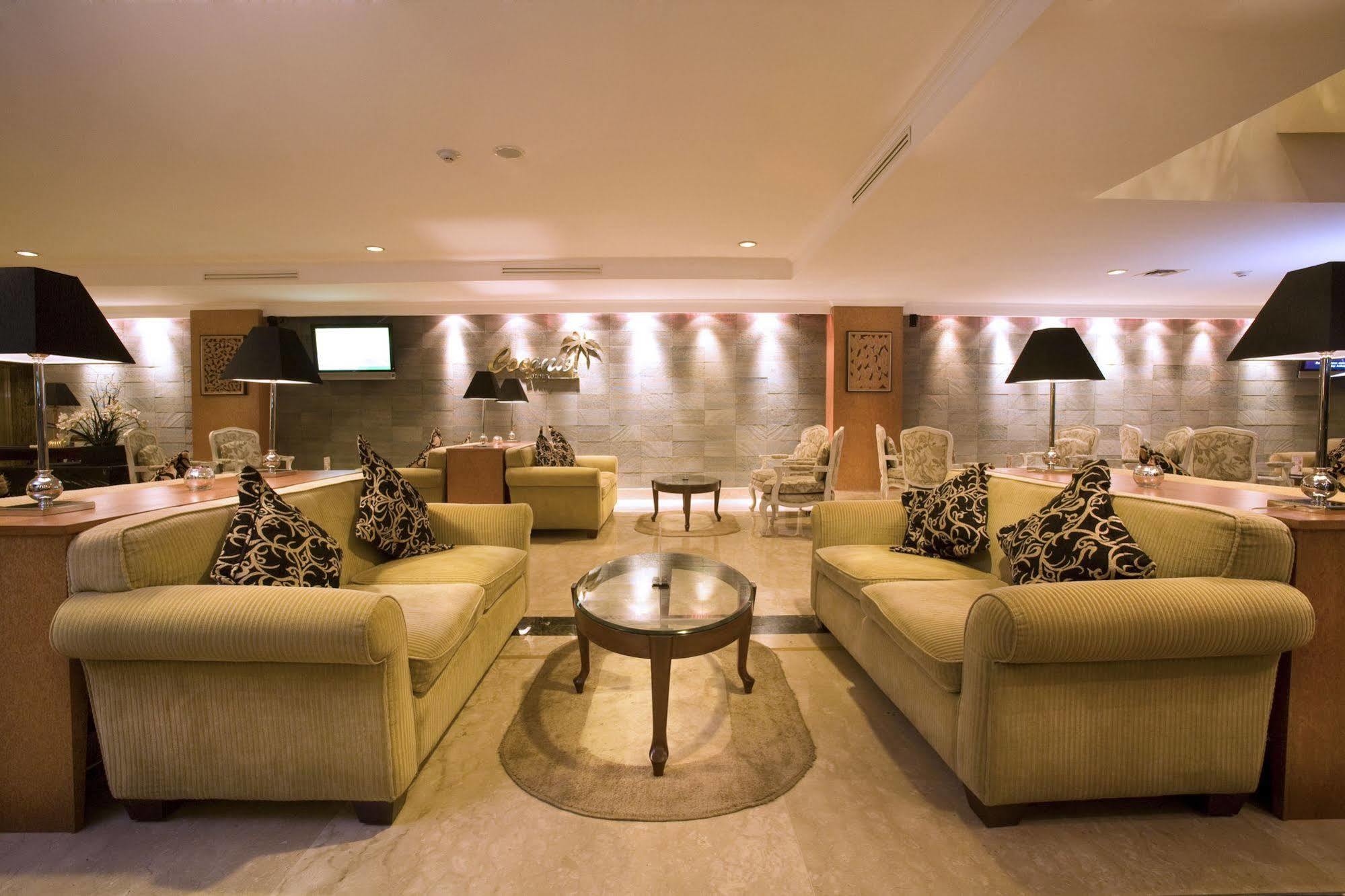 Aston Tropicana Hotel Μπαντούνγκ Εξωτερικό φωτογραφία