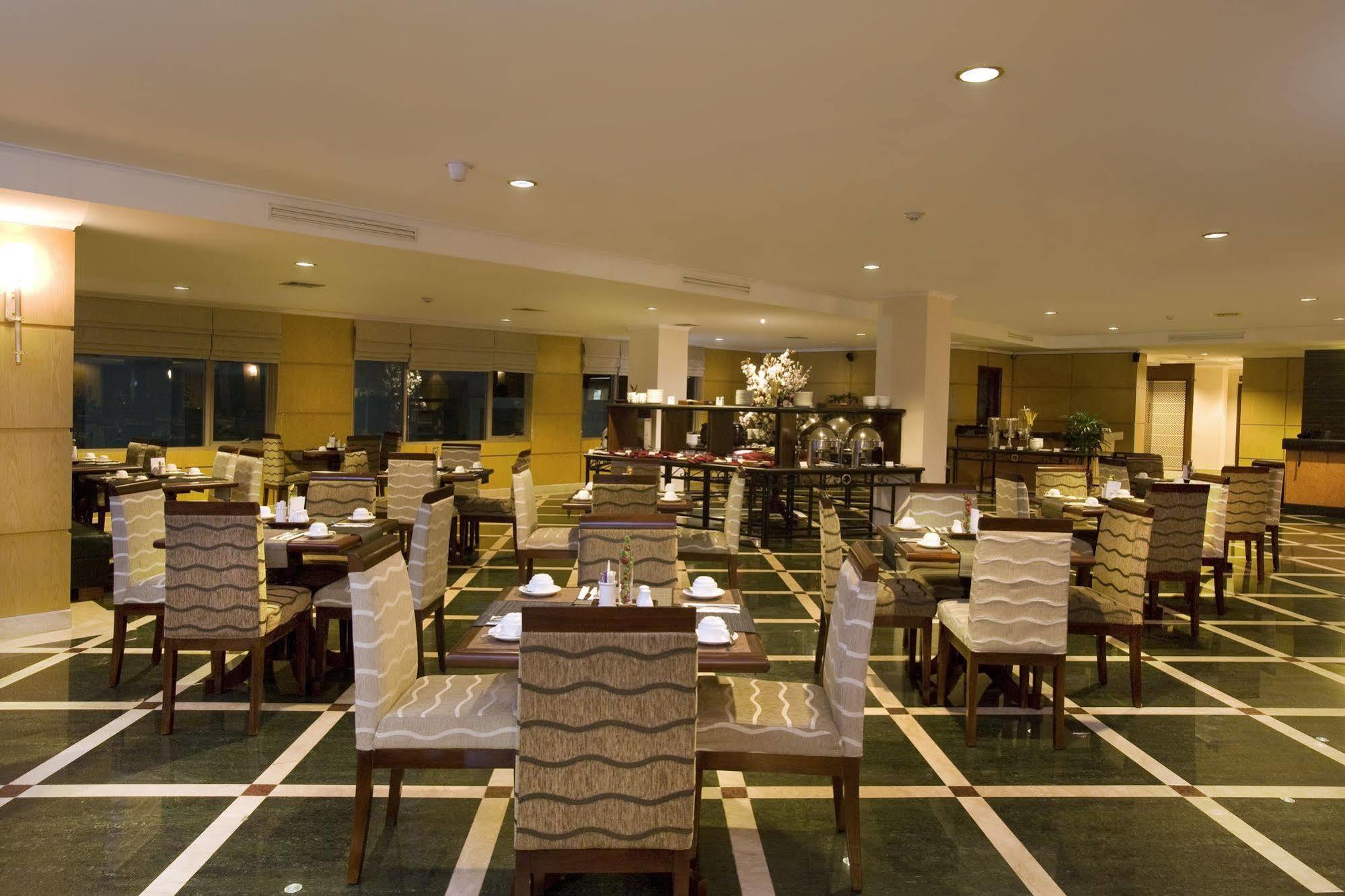 Aston Tropicana Hotel Μπαντούνγκ Εξωτερικό φωτογραφία