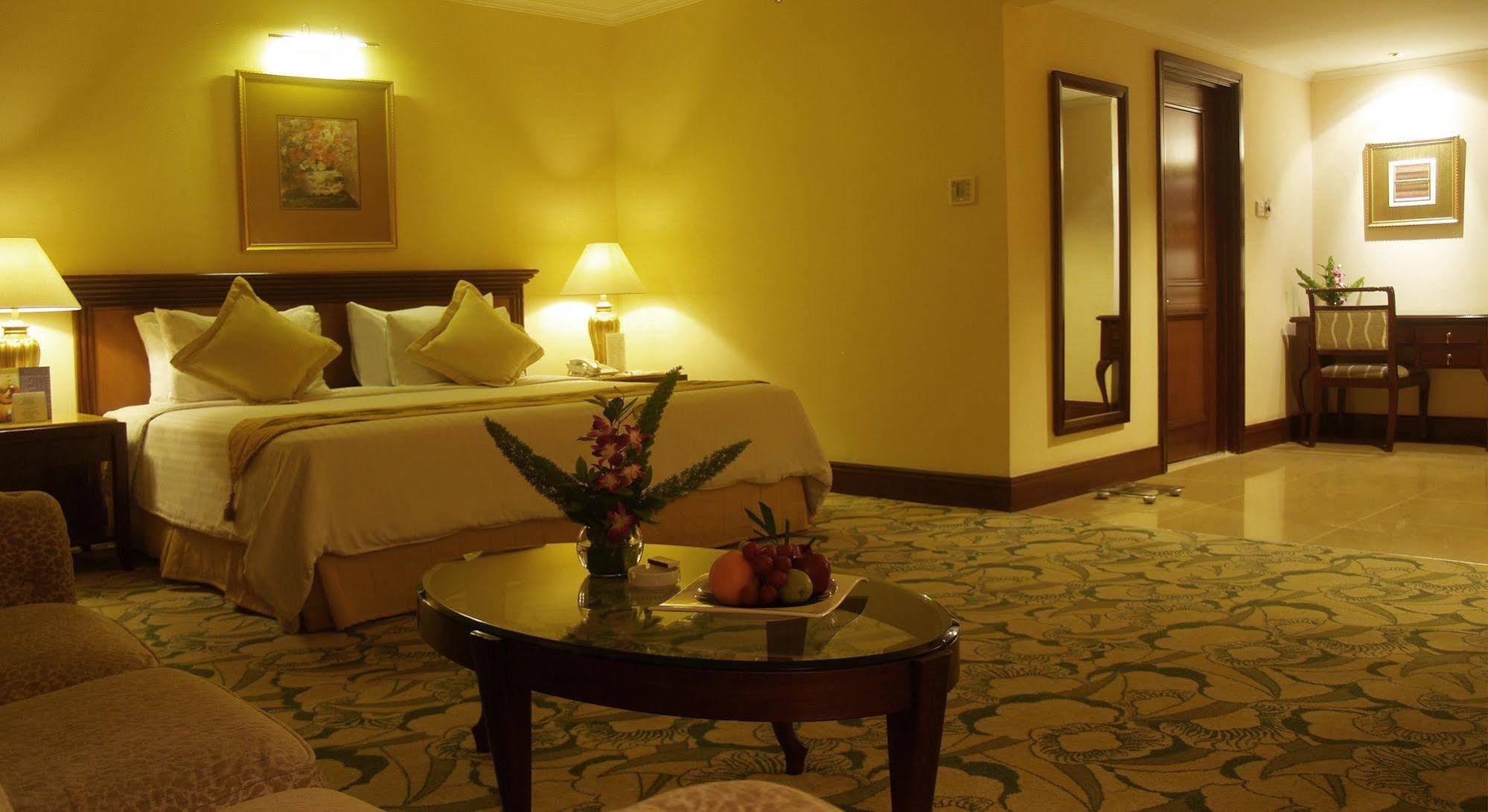Aston Tropicana Hotel Μπαντούνγκ Εξωτερικό φωτογραφία