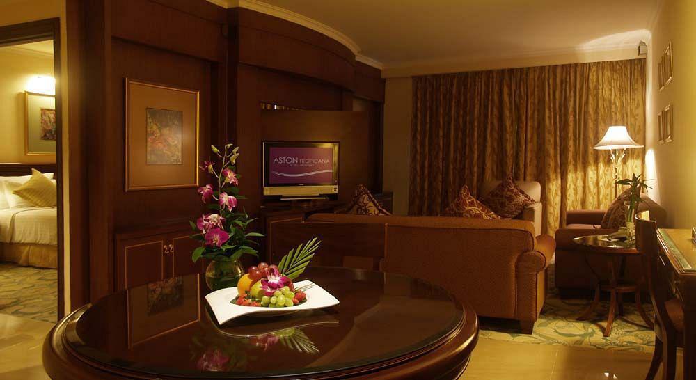Aston Tropicana Hotel Μπαντούνγκ Εξωτερικό φωτογραφία